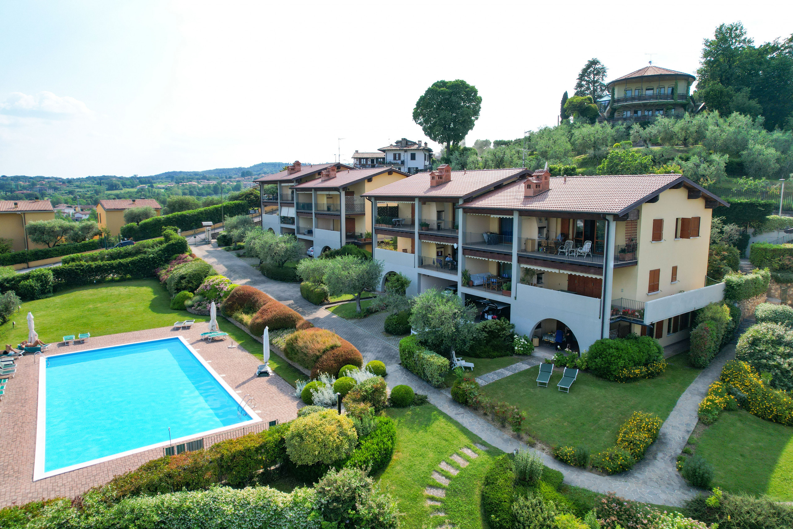 Villa con ampio giardino esterno e piscina condominiale, Garda